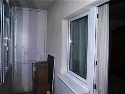 Inchiriere apartament 3 camere, decomandat, zona 9 mai, Ploiesti