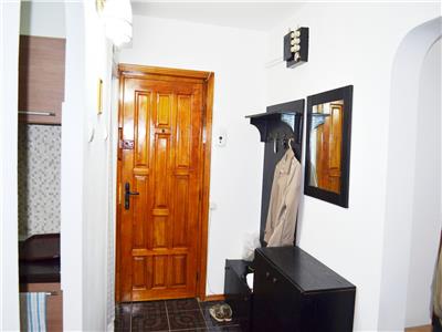 Inchiriere apartament 3 camere, decomandat, zona 9 mai, Ploiesti