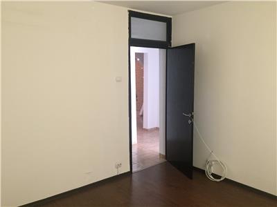 Inchiriere apartament 3 camere, decomandat, zona Cantacuzino, Ploiesti