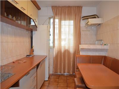 Inchiriere apartament 3 camere, decomandat, zona Caraiman, Ploiesti