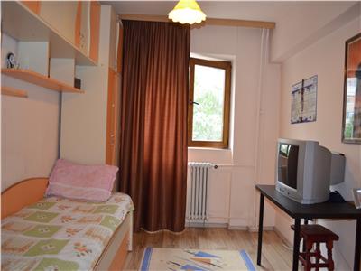 Inchiriere apartament 3 camere, decomandat, zona Caraiman, Ploiesti