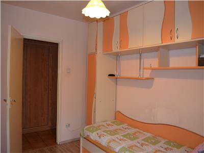 Inchiriere apartament 3 camere, decomandat, zona Caraiman, Ploiesti