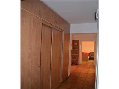 Inchiriere apartament 3 camere, decomandat, zona Caraiman, Ploiesti