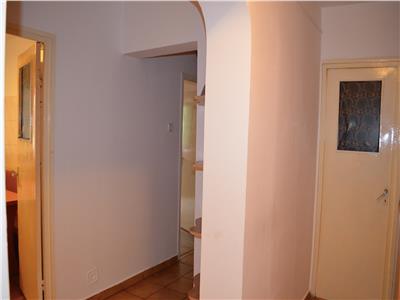 Inchiriere apartament 3 camere, decomandat, zona Caraiman, Ploiesti