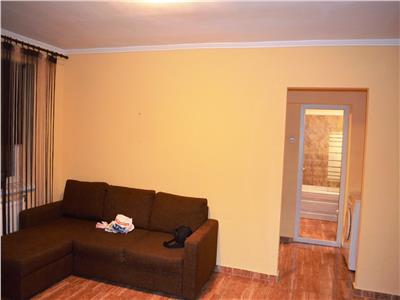 Inchiriere apartament 3 camere, modern, zona Cina, Ploiesti