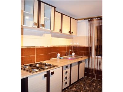 Inchiriere apartament 3 camere, modern, zona Cina, Ploiesti