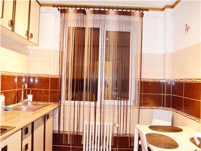 Inchiriere apartament 3 camere, modern, zona Cina, Ploiesti