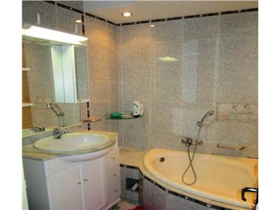 Inchiriere apartament 3 camere, modern, zona Gh. Doja, Ploiesti