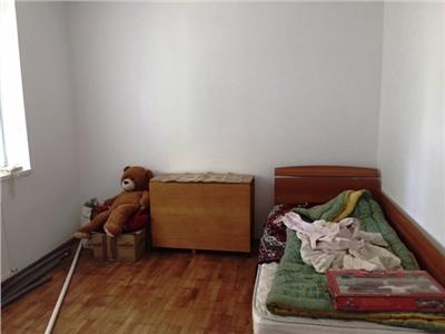 Inchiriere apartament 3 camere, nemobiliat, zona Republicii, Ploiesti