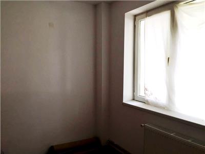 Inchiriere apartament 3 camere, nemobiliat, zona Republicii, Ploiesti