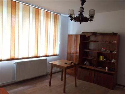 Inchiriere apartament 3 camere, nemobiliat, zona Republicii, Ploiesti