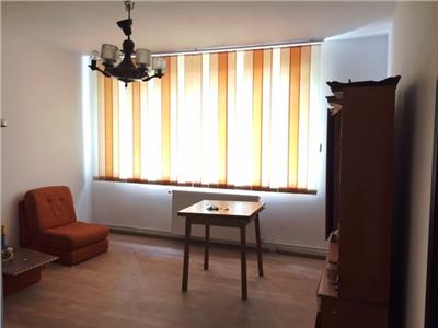 Inchiriere apartament 3 camere, nemobiliat, zona Republicii, Ploiesti