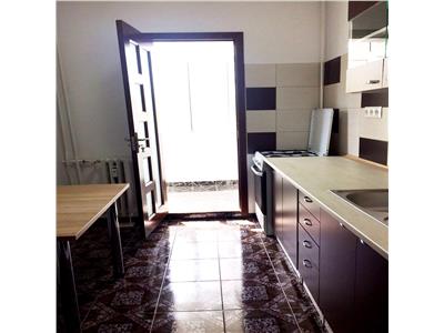 Inchiriere apartament 3 camere, zona Democratiei, Ploiesti