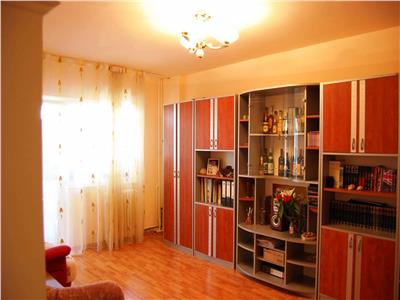 Inchiriere apartament 3 camere, zona Vest, Ploiesti