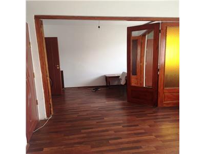 Inchiriere apartament 4 camere, zona Malu Rosu, Ploiesti