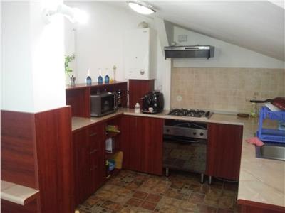 Apartament 3 camere, foarte spatios, zona Republicii, Ploiesti