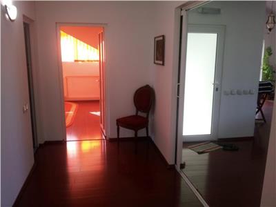 Apartament 3 camere, foarte spatios, zona Republicii, Ploiesti