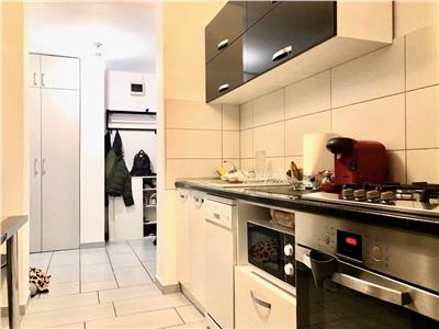 Inchiriere apartament modern 3 camere decomandat zona 9 Mai Ploiesti