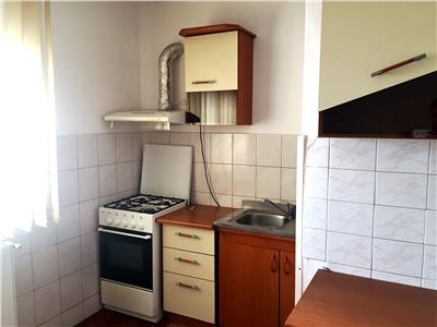 Inchiriere apartament 3 camere, decomandat, zona 9 Mai, Ploiesti