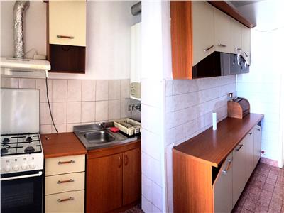 Inchiriere apartament 3 camere, decomandat, zona 9 Mai, Ploiesti