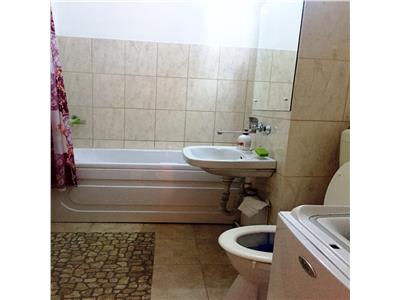 Inchiriere apartament 3 camere, decomandat, zona 9 Mai, Ploiesti