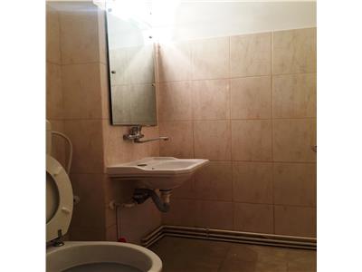 Inchiriere apartament 3 camere, decomandat, zona 9 Mai, Ploiesti