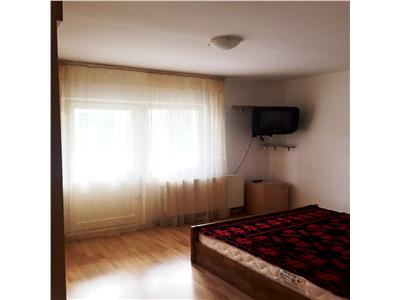 Inchiriere apartament 3 camere, decomandat, zona 9 Mai, Ploiesti