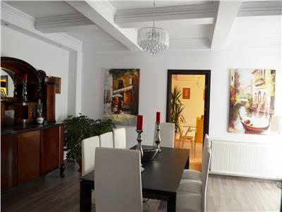 Inchiriere vila P+1, 5 camere, de lux, zona centrala, Ploiesti