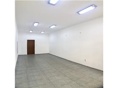 Spatiu comercial 28 mp, renovat, ultracentral, pietonala, Ploiesti