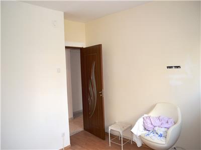 Vanzare apartament 2 camere, decomandat, zona 9 mai, Ploiesti