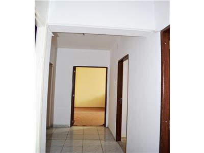 Vanzare apartament 2 camere, decomandat, zona 9 mai, Ploiesti