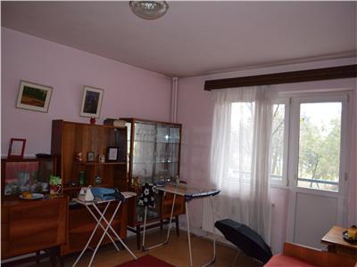 Vanzare apartament 3 camere, 72 mp utili, zona Vest, Ploiesti