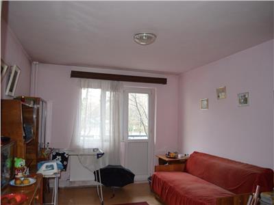 Vanzare apartament 3 camere, 72 mp utili, zona Vest, Ploiesti