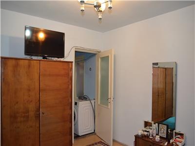 Vanzare apartament 3 camere, 72 mp utili, zona Vest, Ploiesti