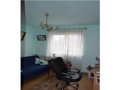 Vanzare apartament 3 camere, 72 mp utili, zona Vest, Ploiesti